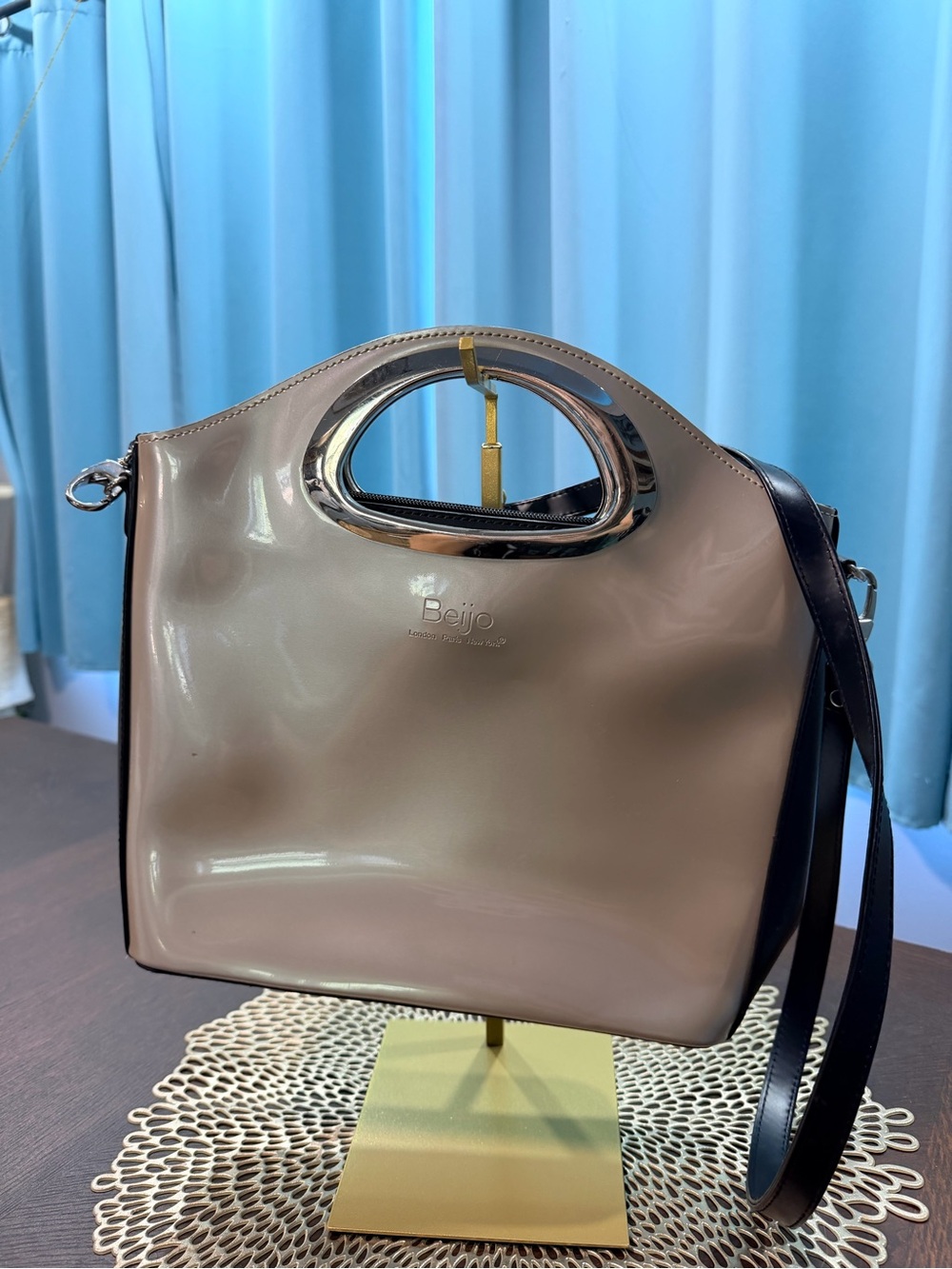 VINTAGE/RARE FIND Beijo London Paris New York Patent Satchel Taupe Black